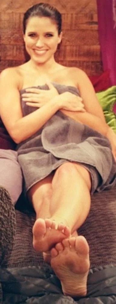 Dark eyed sexy lesbo actress Sophia Bush is perfect slutty goon material