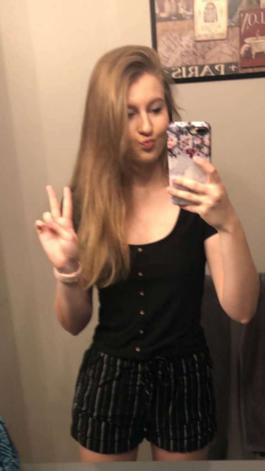 Blonde slut McKenzie loves to show her bubble butt online! Kik jonymph to post your slut too!