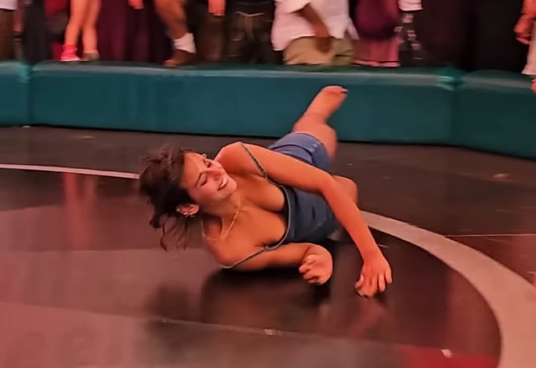 Click to view full size Devils Wheel Upskirts Pt. 2