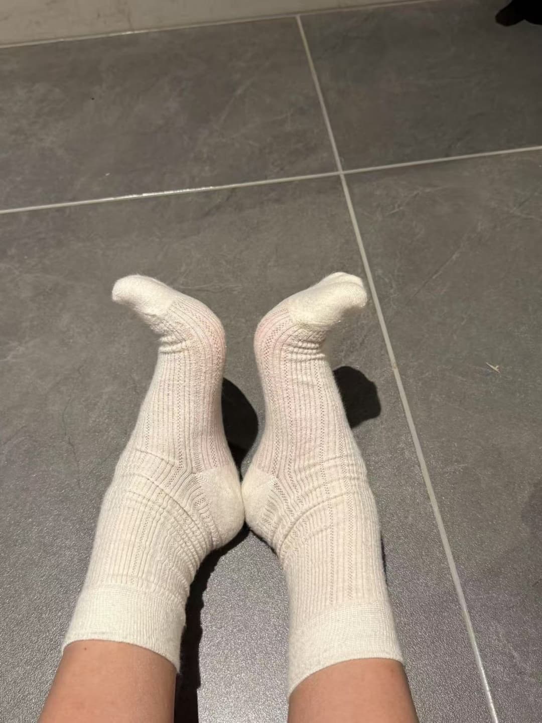 Asian feet / shoes & socks
