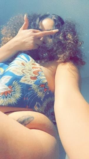 curly hair latina Escort In California