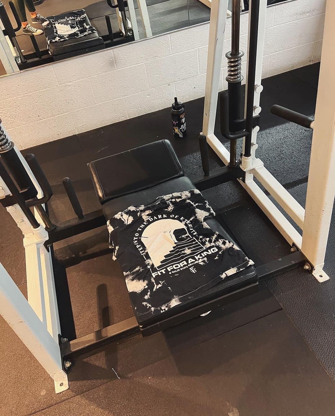 Thick Latina vs. Thick white girl pick