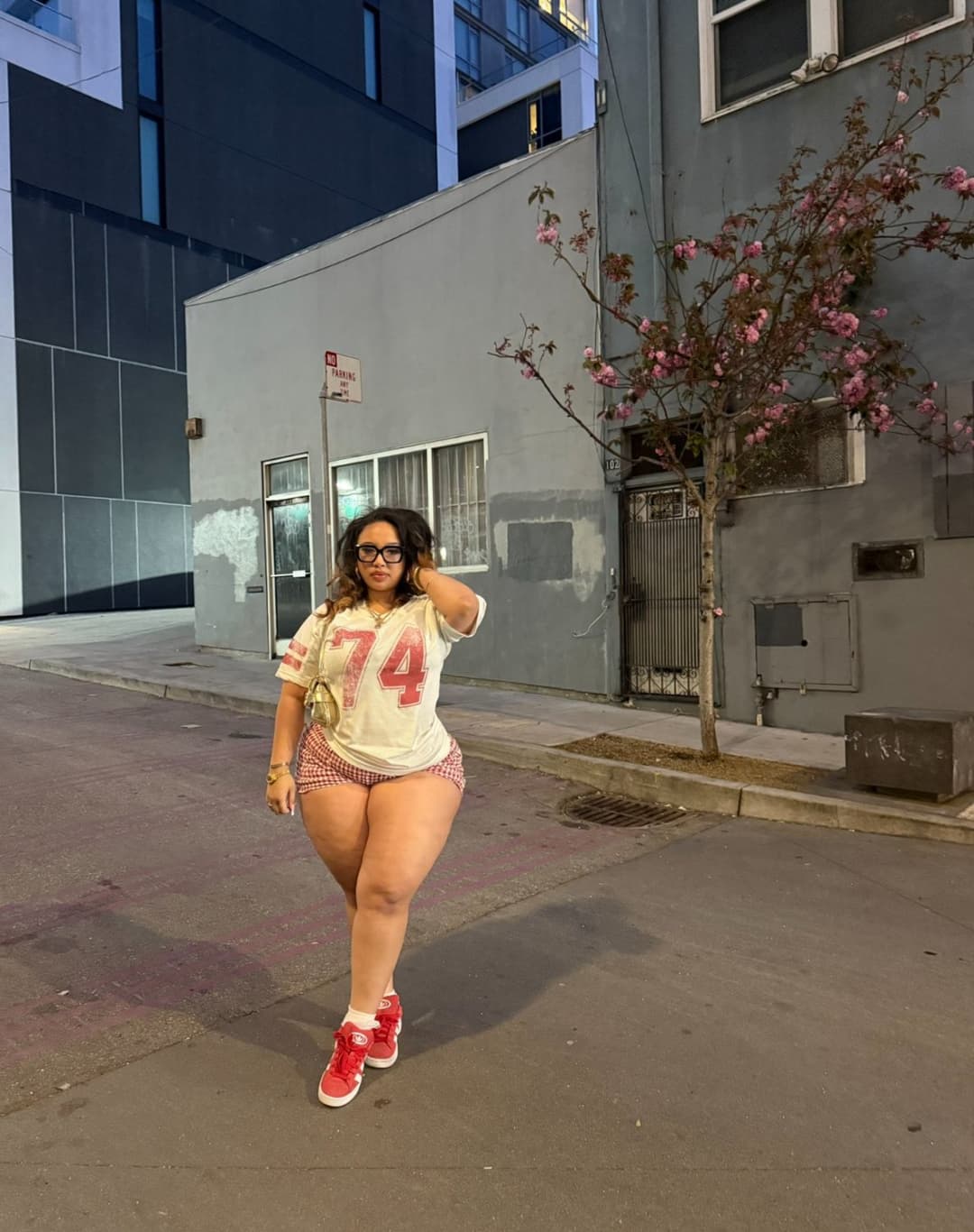 Click to view full size Big booty Latina from Carson CA???