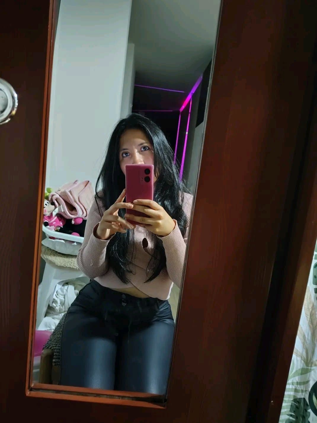 Hotwife de 32 años recién separada busca novio corneador y amante morboso para sexo duro ♠️