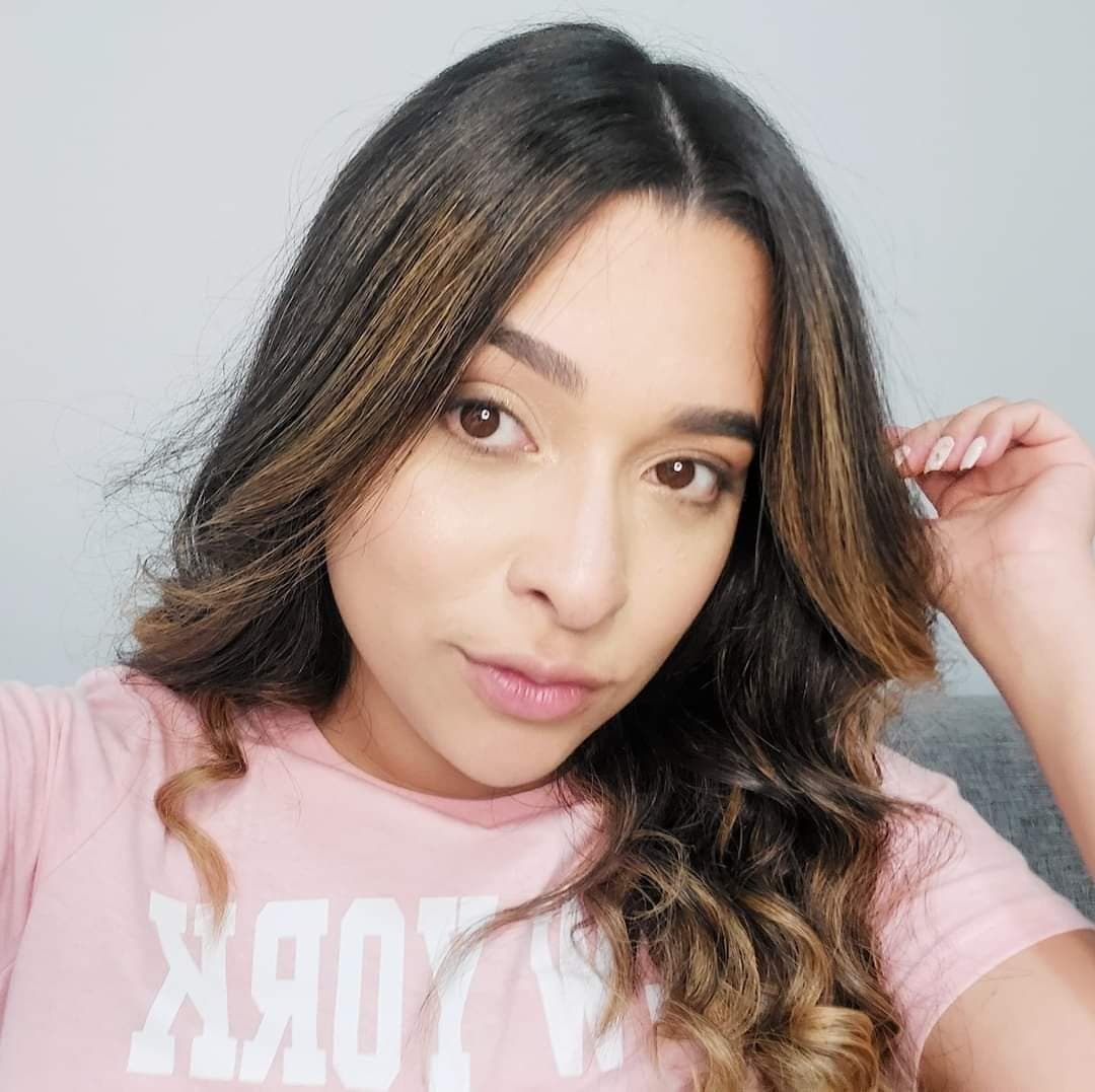 La perra de Marises merece una cogida de garganta hasta venirse dentro por puta???