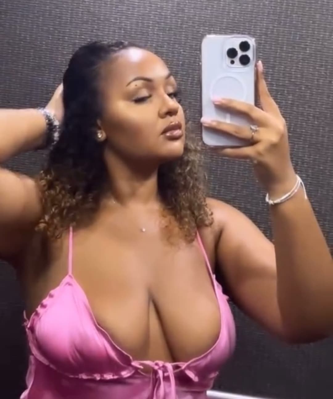 Love a heavy pair of low hanging big black tits