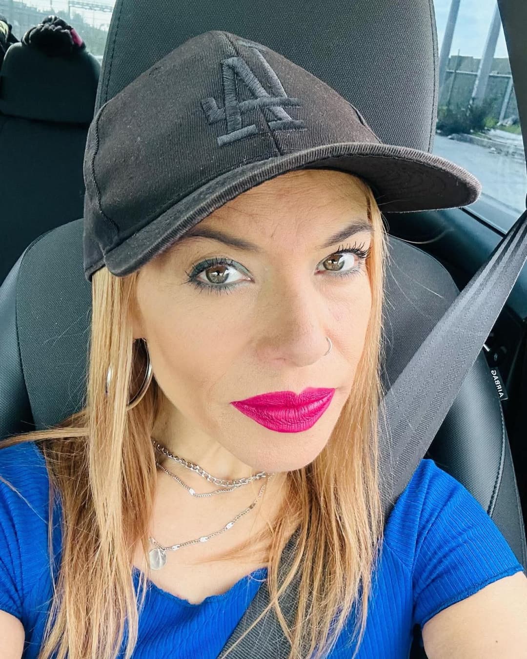 Haberme cogido a la mamá y unos años mas tarde a su hija fue excitante, las dos la chupan delicioso