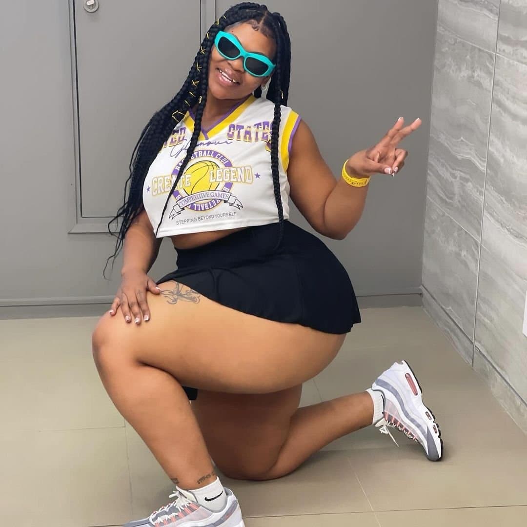 @Ms_Egbfun hourglass pear-shaped South African ass