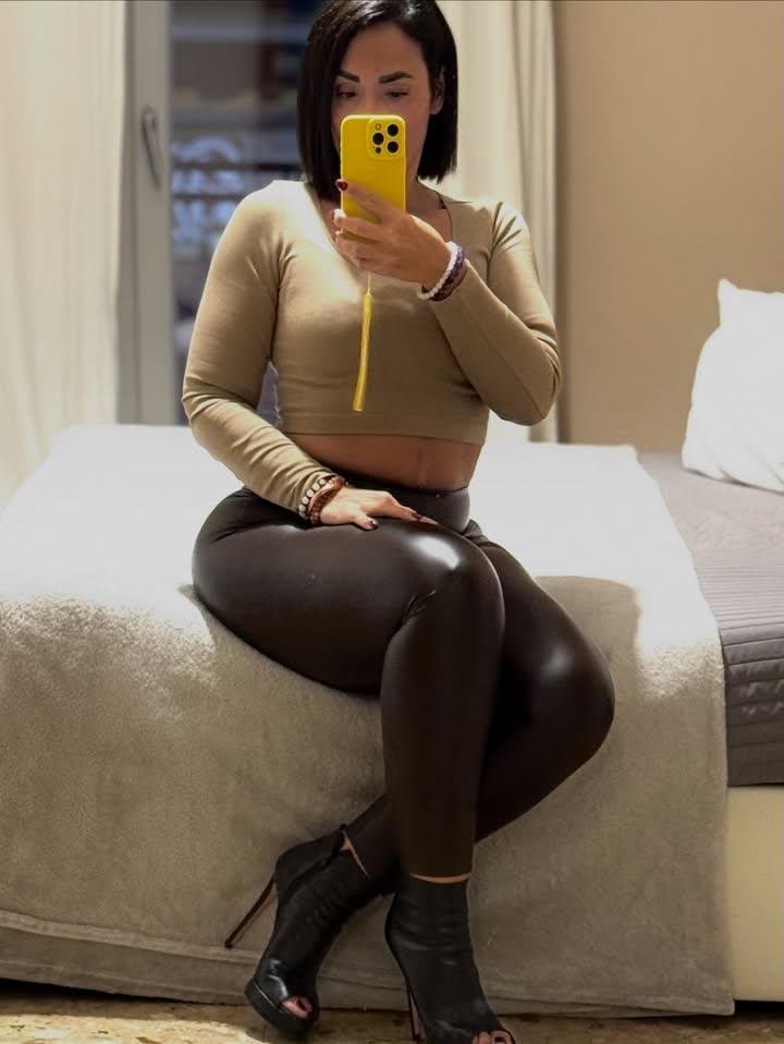 Click to view full size Hotwife in leather leggings