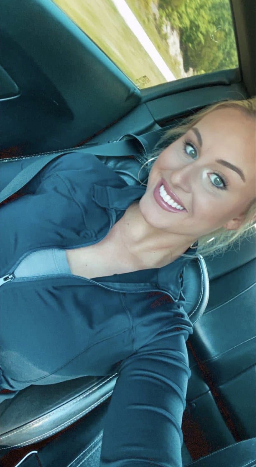 Blonde bop built for sniffing hood nigga ass