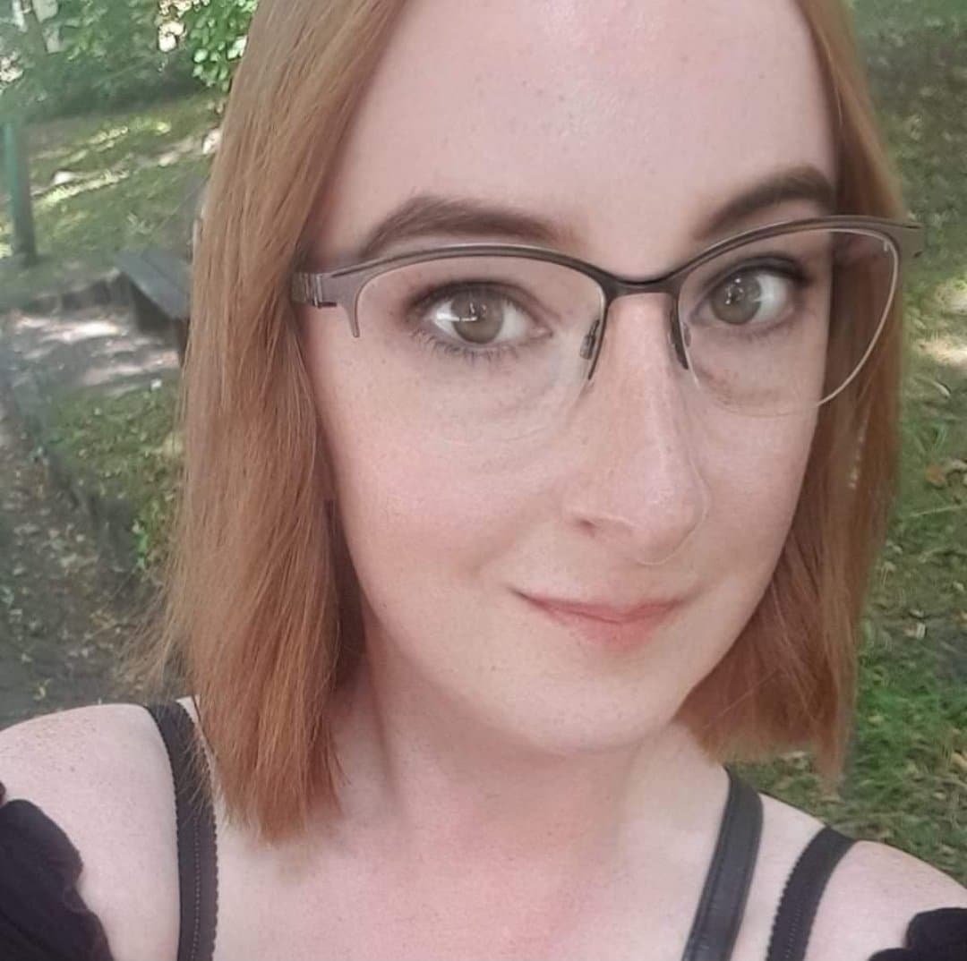 Meine Fotzenfrau und ihre Familie  als Abspritzhilfe