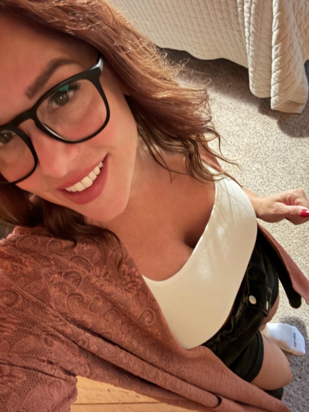 Dirty Thick & Curvy Brunette MILF Shows Of Her Big Tits And Curves