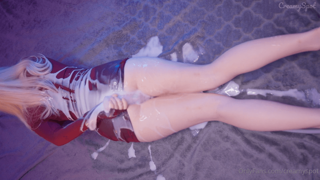 Pretty girl wants you to cover her dress in hot cum - Rubia quiere que cubras su vestido con semen