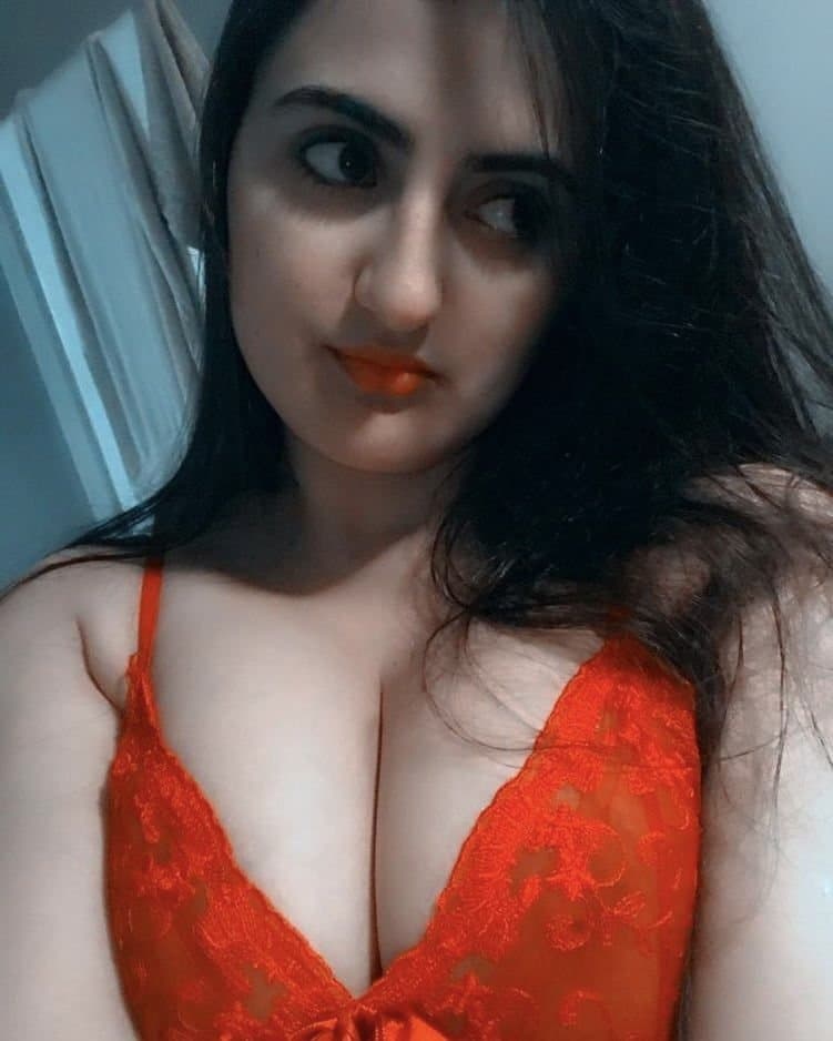 Hijabi Muslim Pakistani Wife Nudes Leaked by Husband