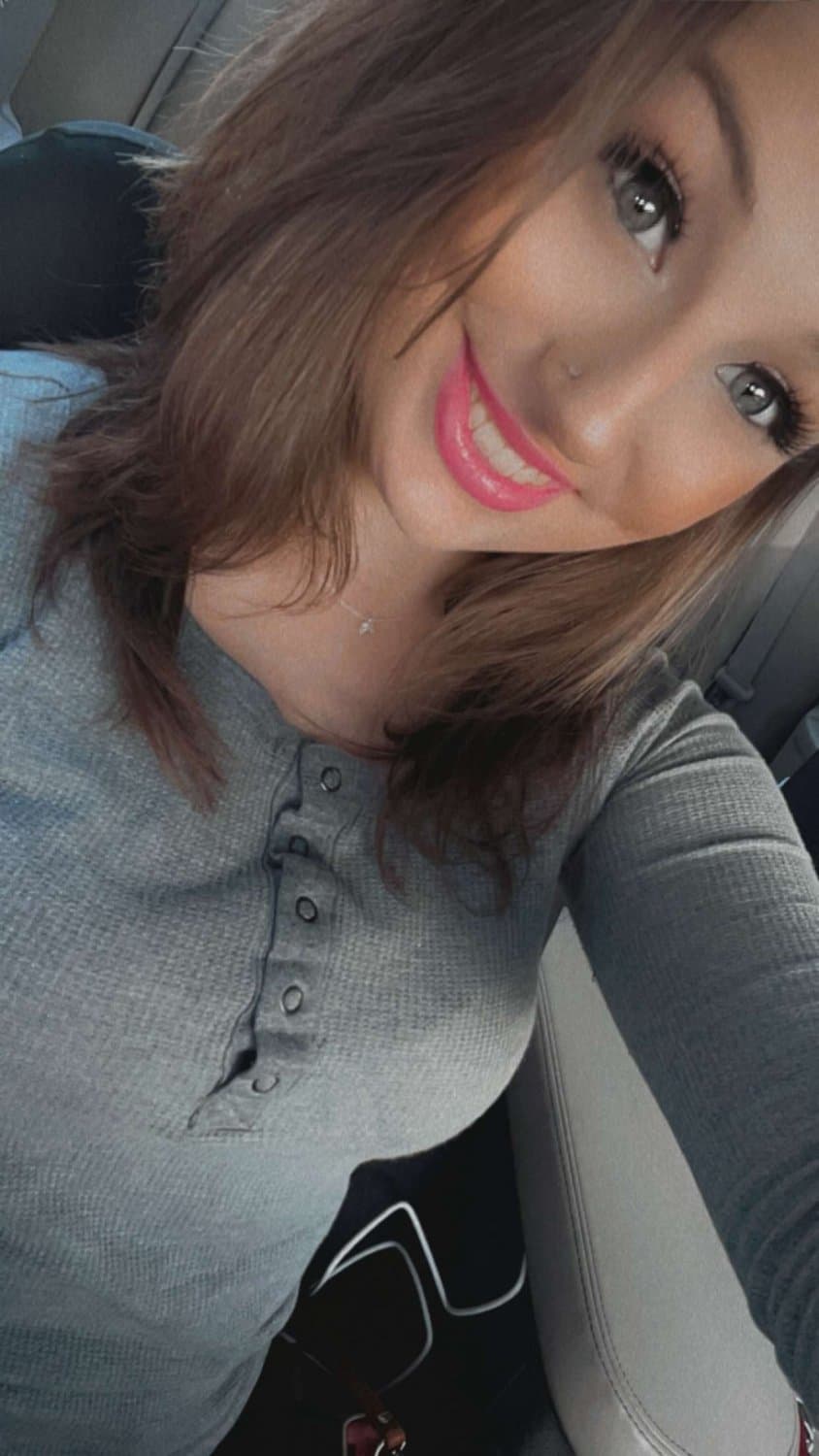 Click to view full size This horny 19 year old slut loves to fuck herself for older men