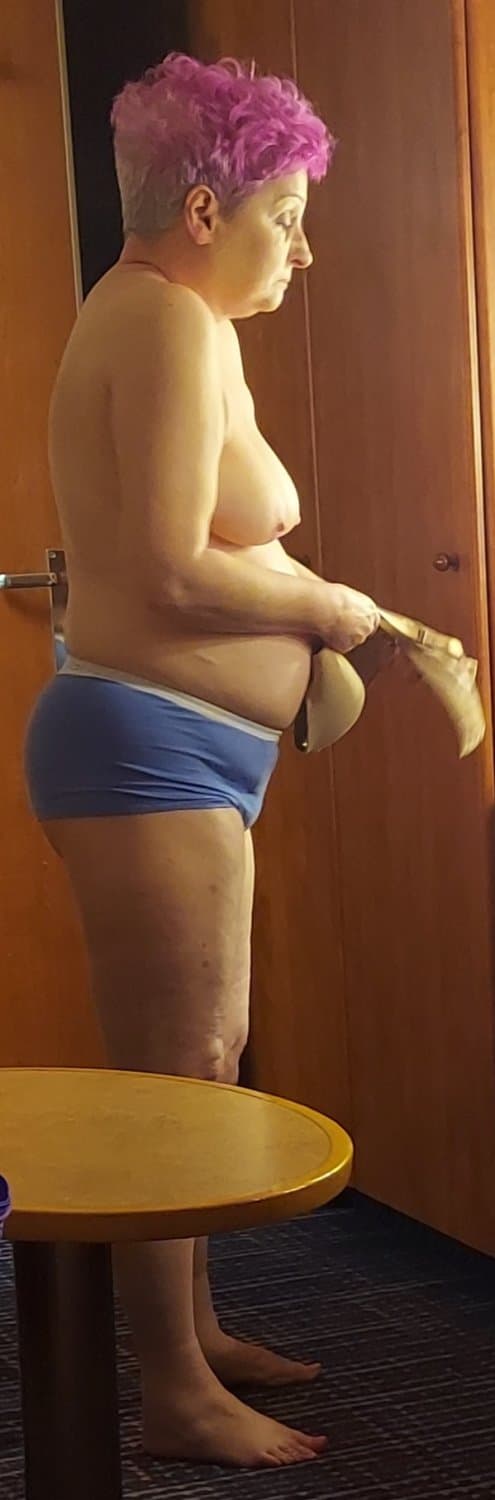 chubby mature granny wife naked on cruise