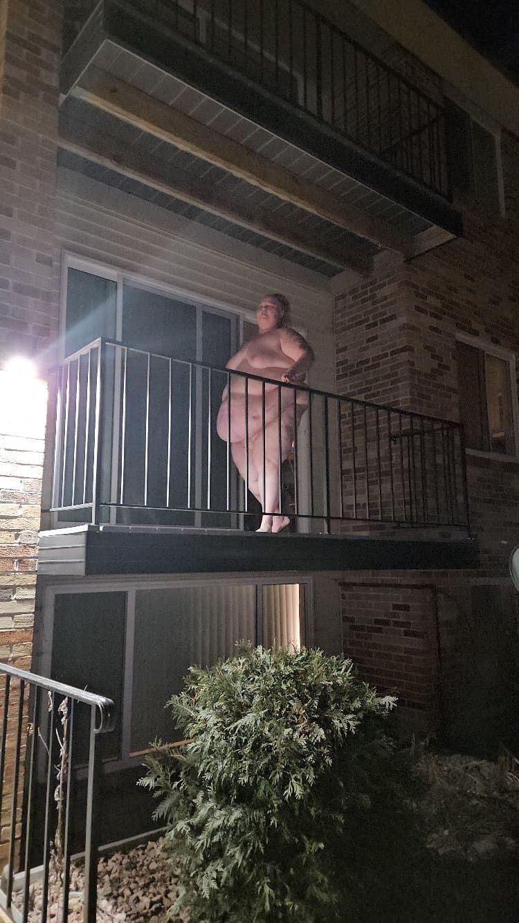 Nasty Public Fat Bitch Aprill Thompson is addicted to BBC