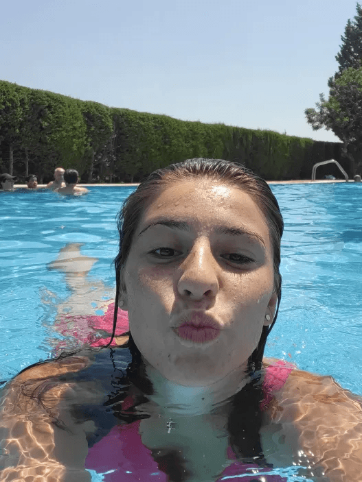 Melinda French slut / Salope du 63 / 18 y.o / Chienne française nude