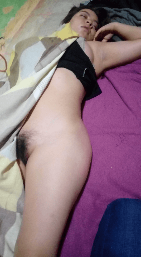 Más putitas entregadas por cornudos sumisos.