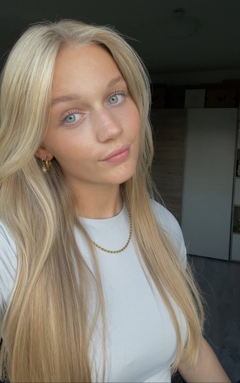 Young German Teenie Leandra