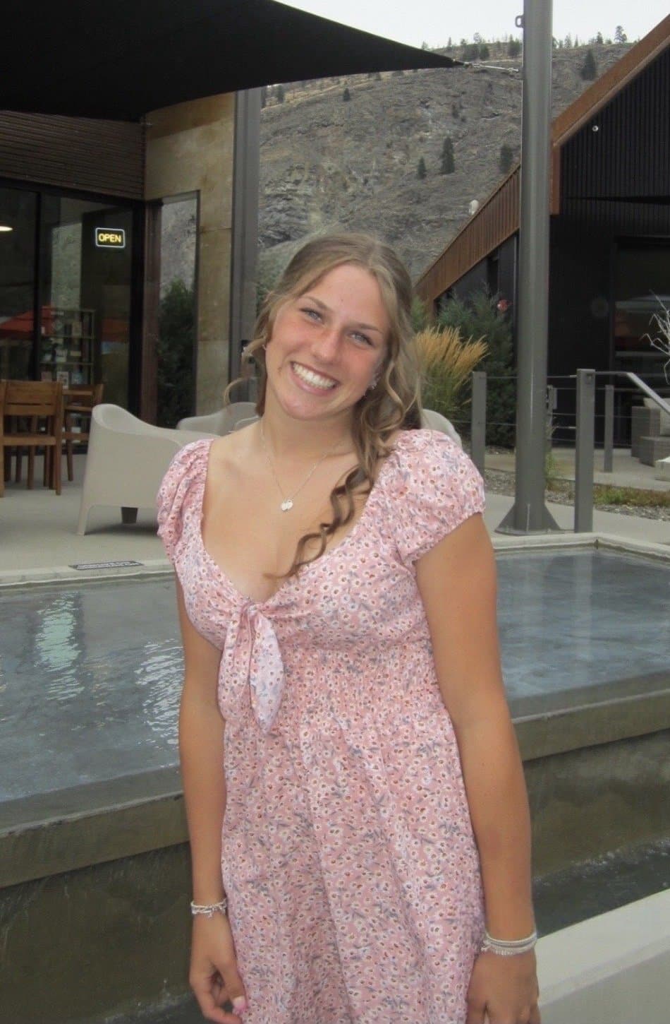 Click to view full size Which sister is hotter Skylar and Alexis