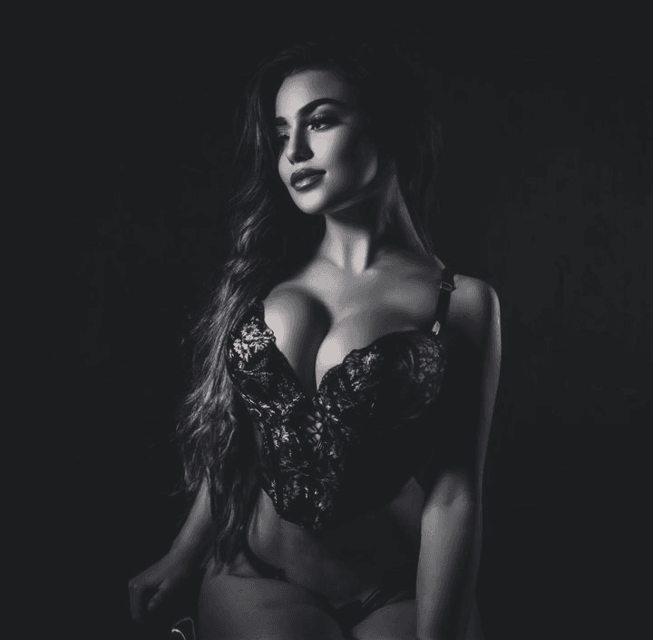 Mucina Yaret , Perfect Ass , Beautiful Body