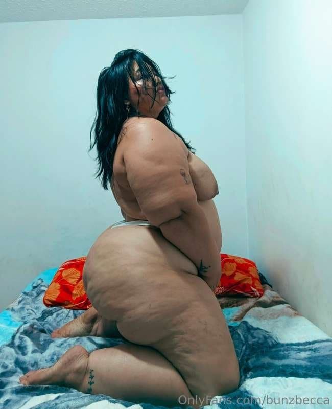 ChuNky C0LomBi@N Bo0tY !!