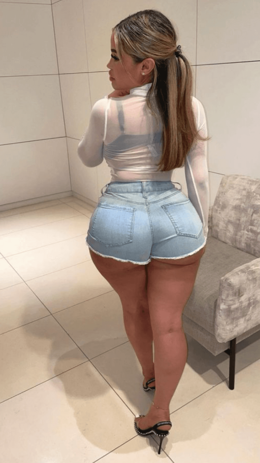 BootyShorts HighHeels & Sandals ?  ?