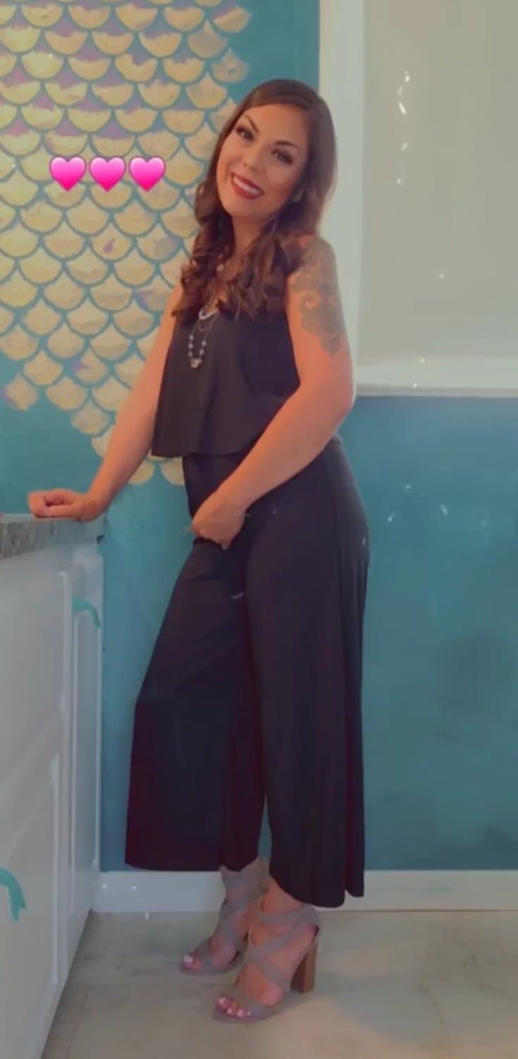 Sexy TikTok Latina loves to show her feet and body, please feel free to use her for AI porn.