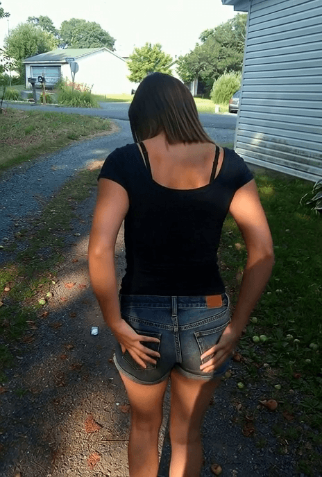 miki showing her panties