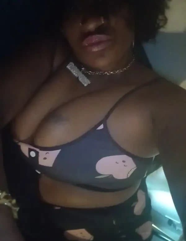 Trinidadian MILF Hoe Sucked My Dick For HHR, Let Me Fuck Her Face on The Floor, Then Swallowed