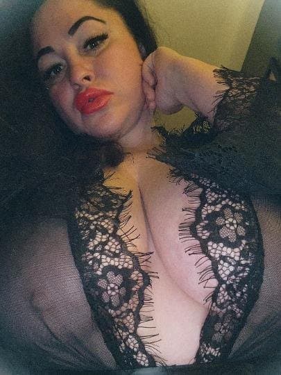 BAD DUMB THICK MATURE MILF MOM WHITE SNOWBUNNY MILF GOT ASS madura culona mama