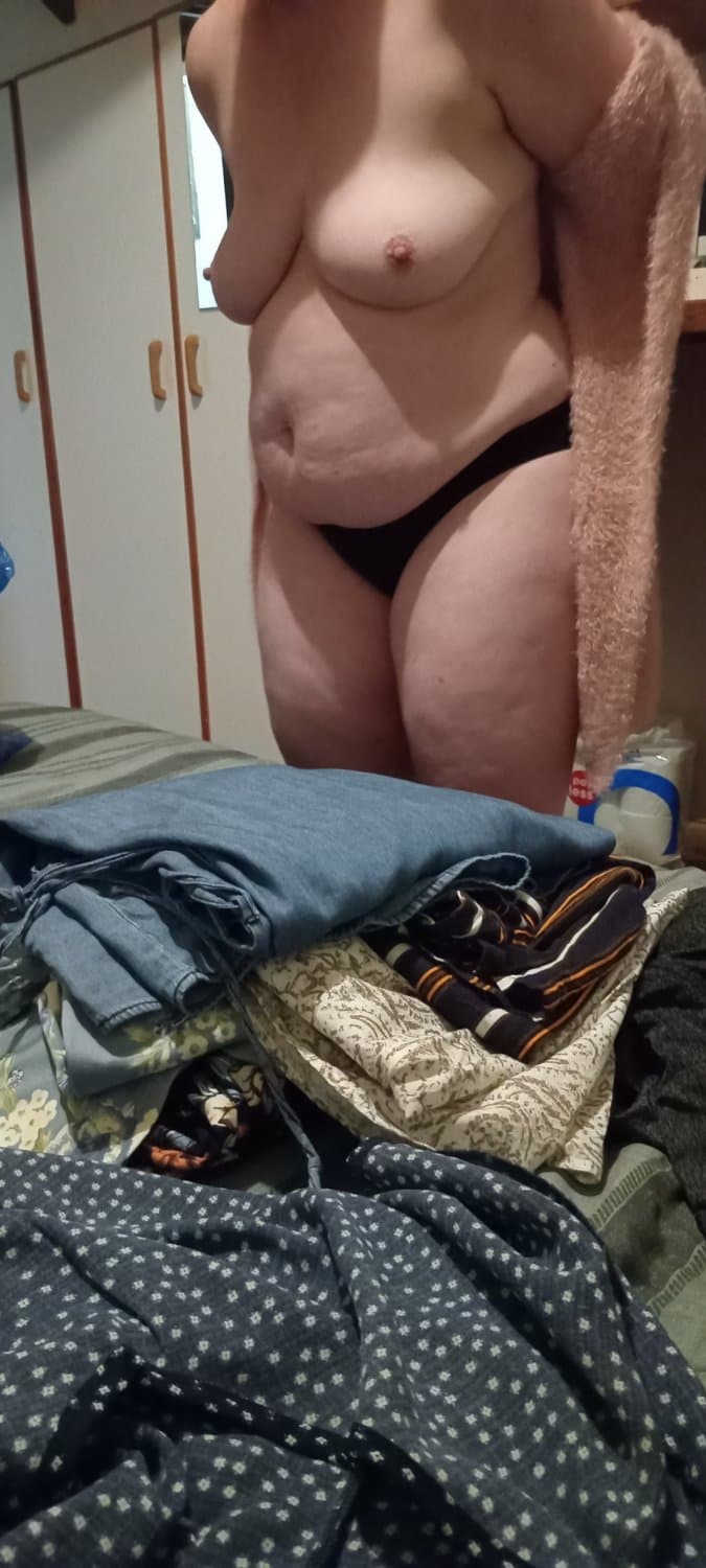 Sneaky 2 getting dressed