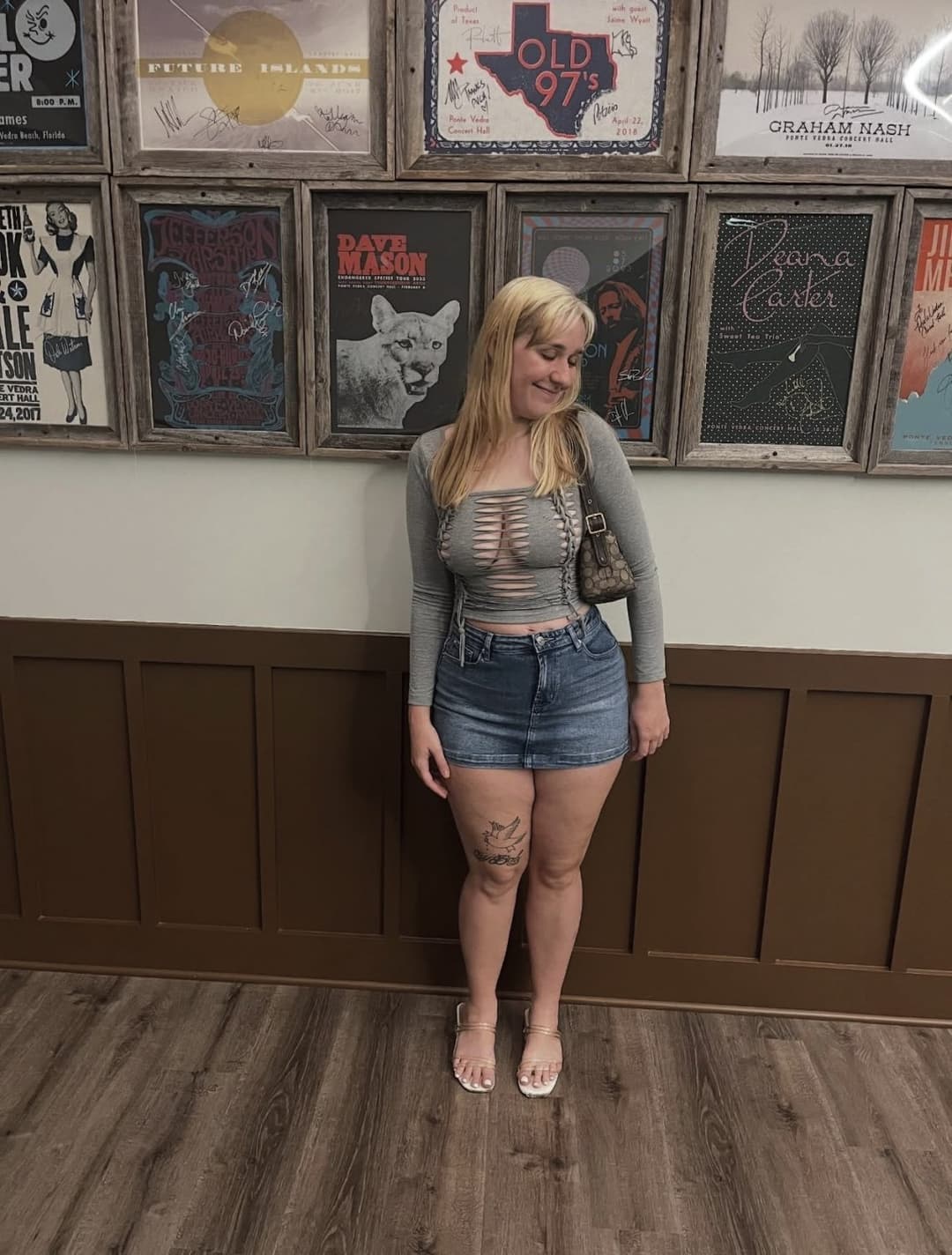 Petite IRL slut has a tight waist and a fat ass, she got thicker the older she got,goon to this slut
