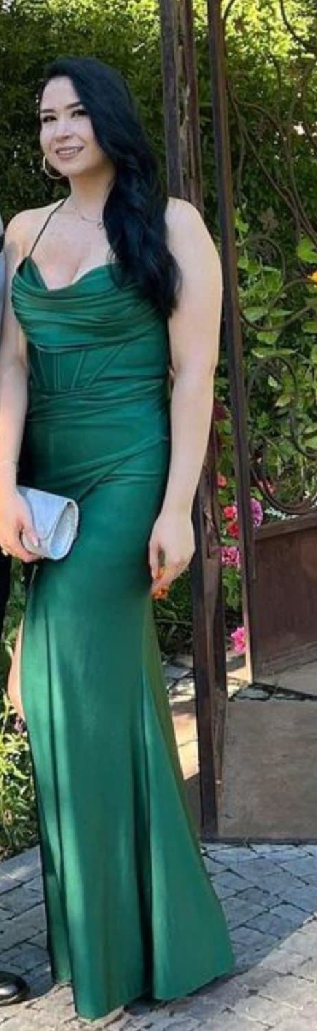 Click to view full size IG: Soy_Isisbm beautiful latina with perky tits and sexy feet