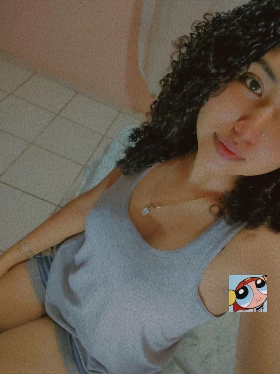 Putita morena culona filtrada y exhibida