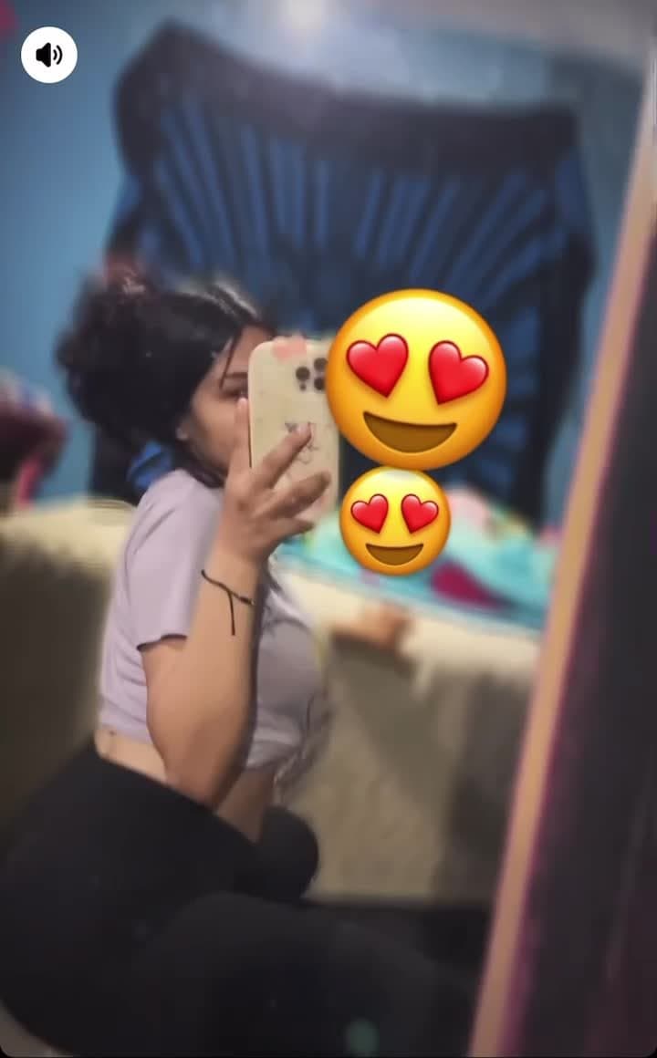 Lilith la perra del Facebook moviéndose como la puta que es , si ves esto lilith déjame mamartelo