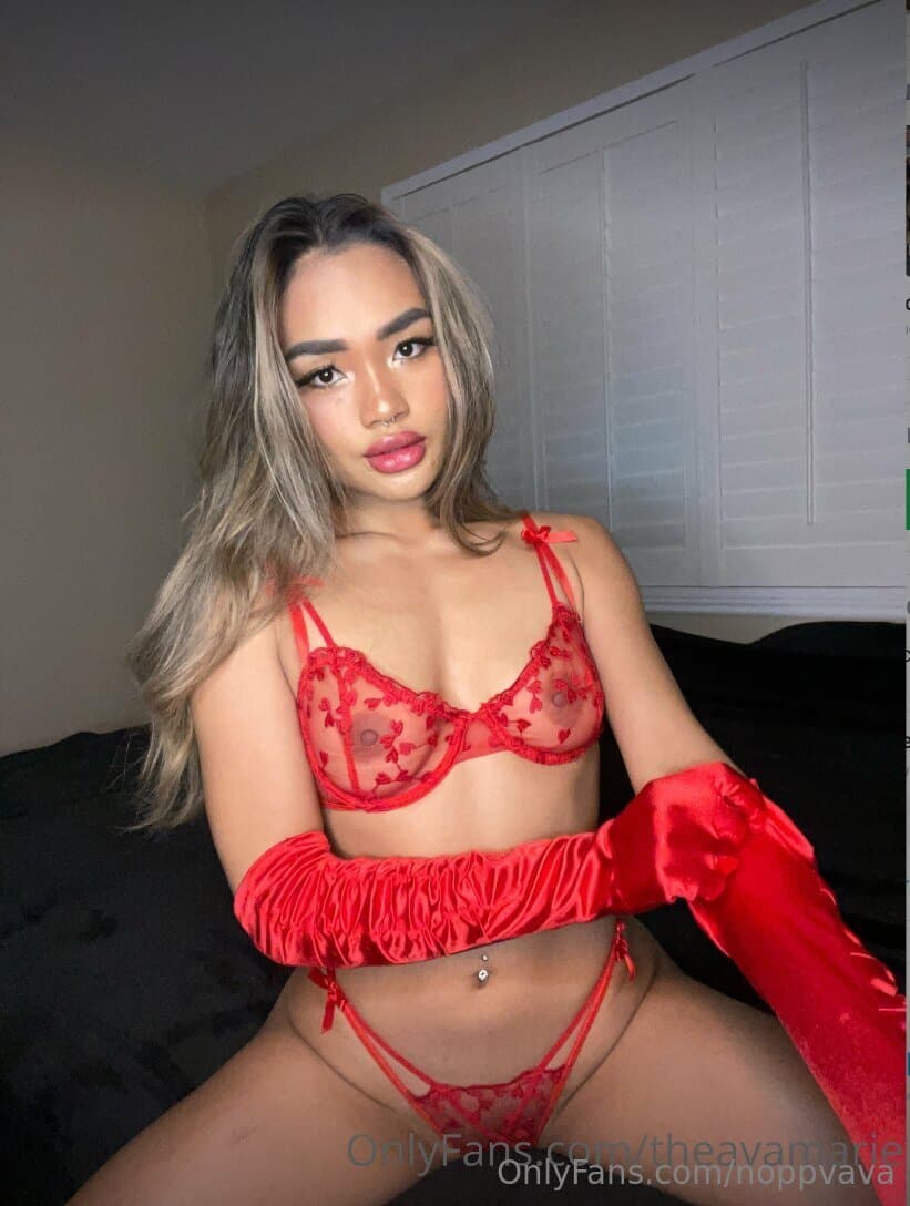 Sweet titties on sexy hot model - NoԀԀΛ∀ʌɐ