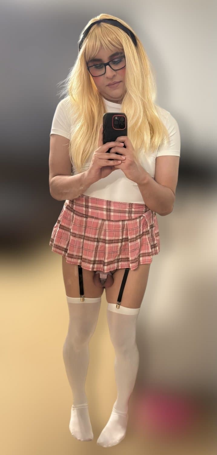 Loni is a free use sissy slut