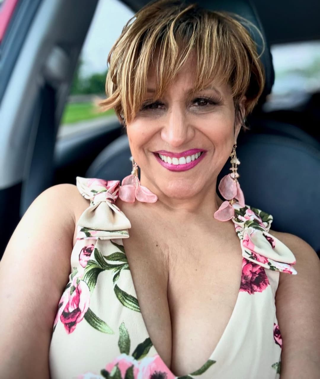 Thick Gilf flight attendant 3