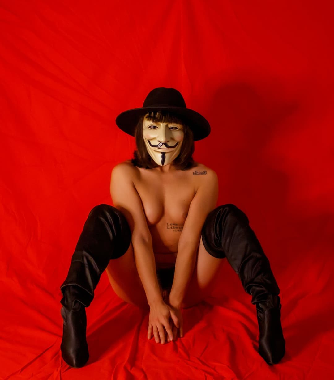 Guy Faux Cosplay Maia Rain