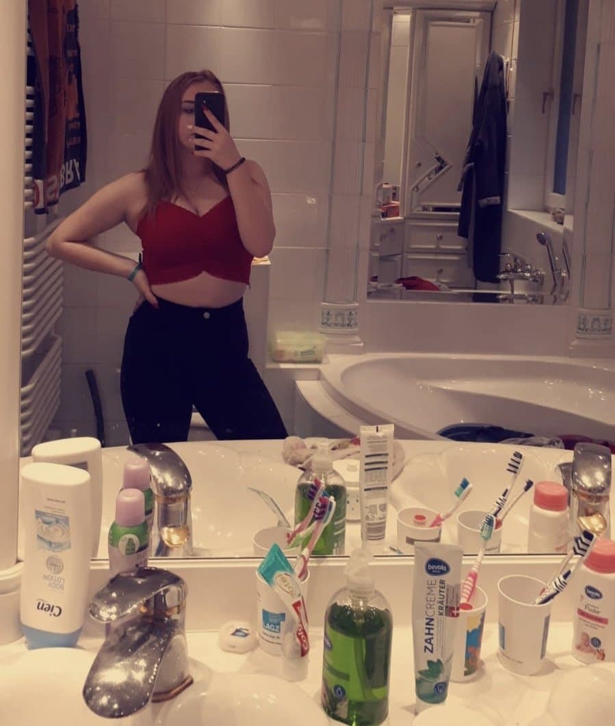 Blonde deutsche Schlampe ilona will gefickt werden