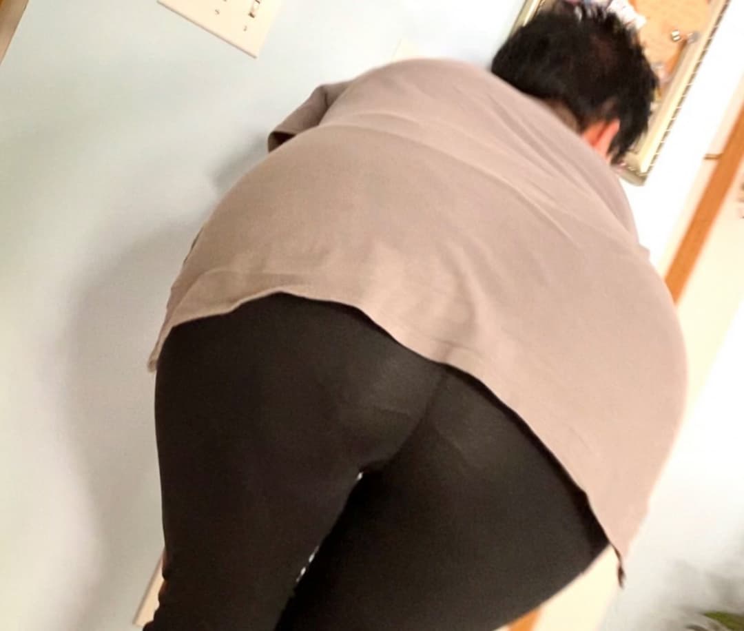 Click to view full size Mom of Two Beth (wwyd)