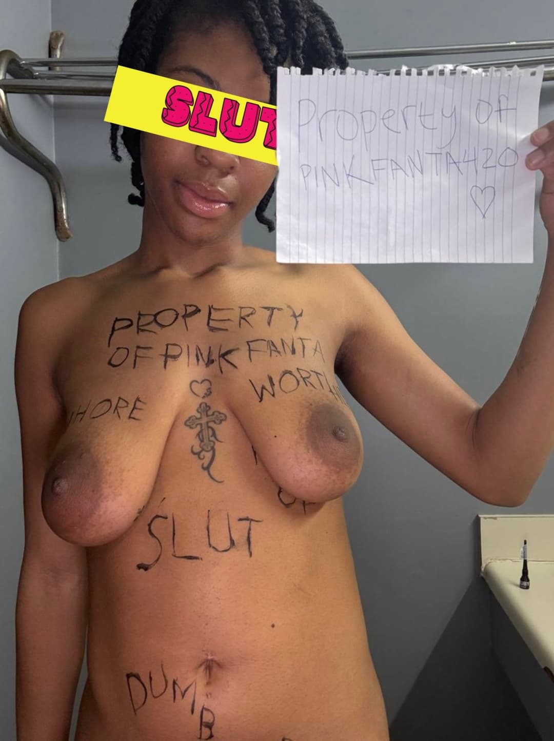 Slutty Ebony ready to drain your wallet ?? ?(link below)⬇️