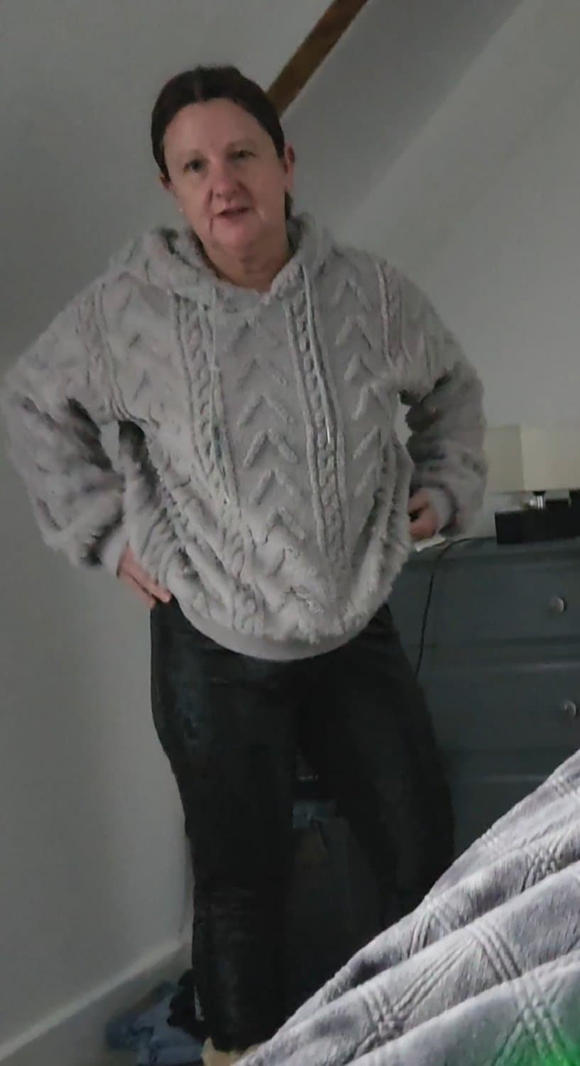 Pick an outfit to see this butterfaced milf pop her little boobs out