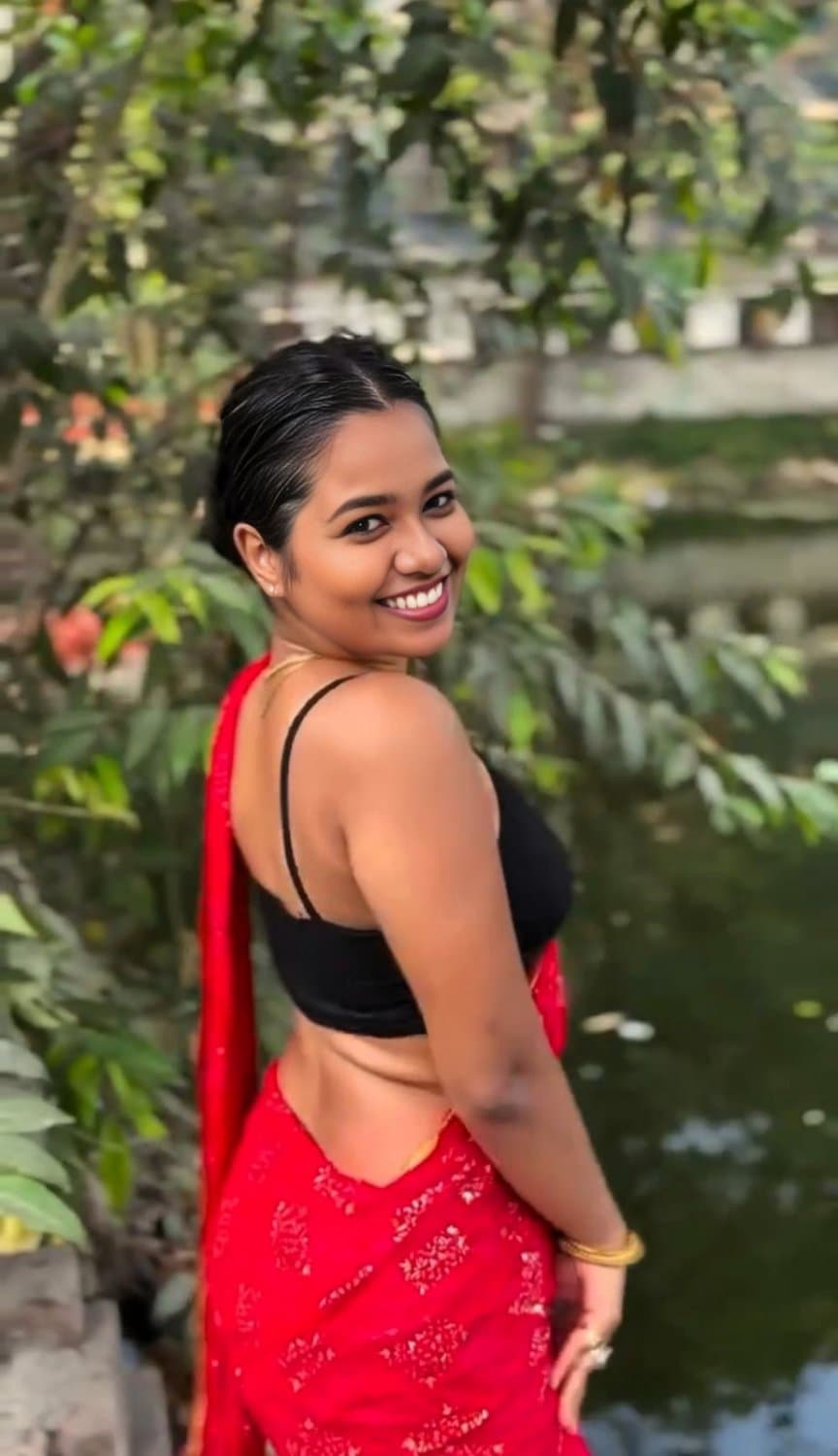 Mallu wife wants exposure