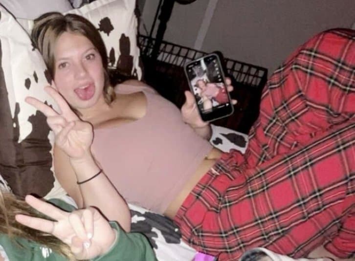 Click to view full size Brenna! - IRL Friend!