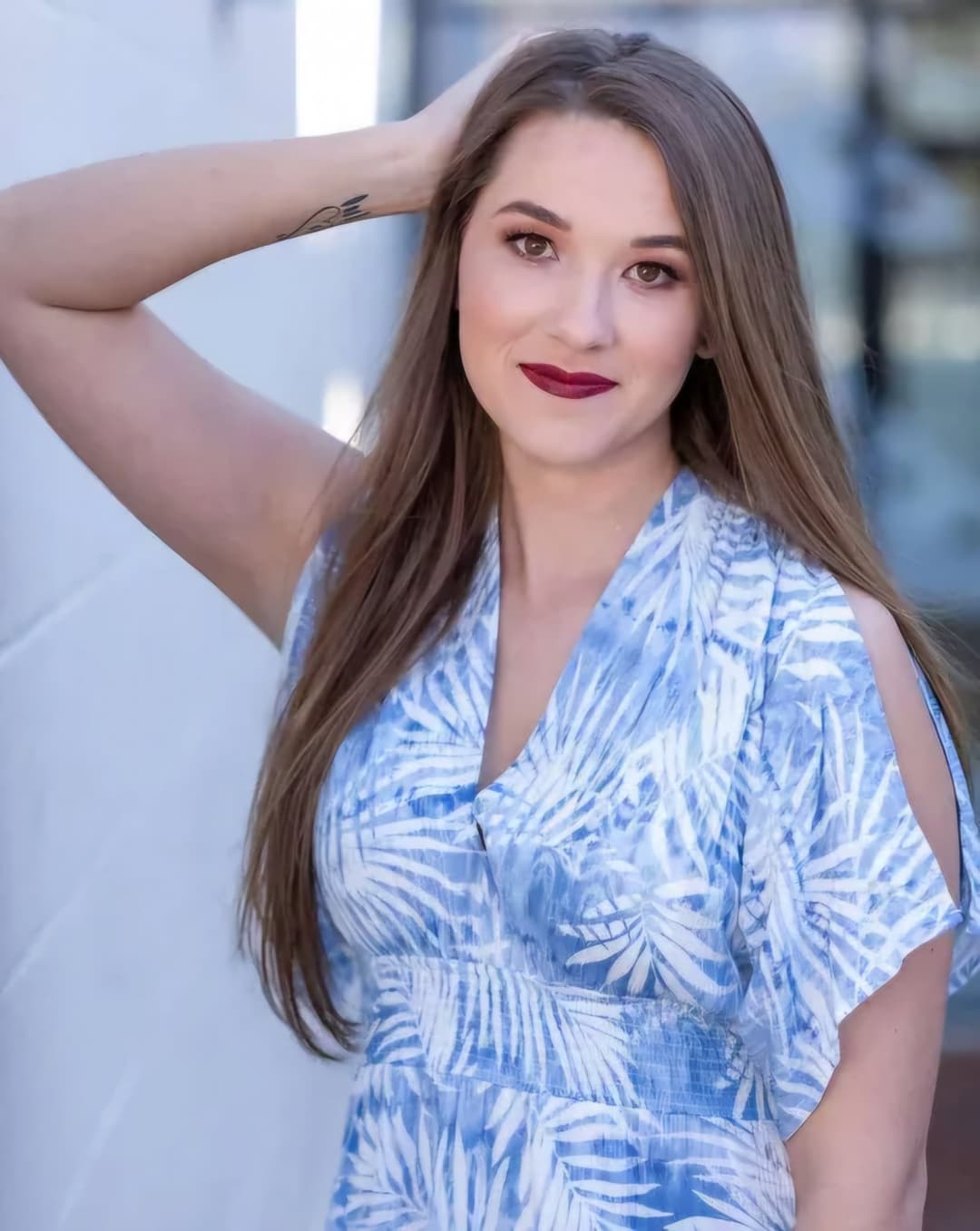 Sexy athletic trainer Hallie  showing off her tight body