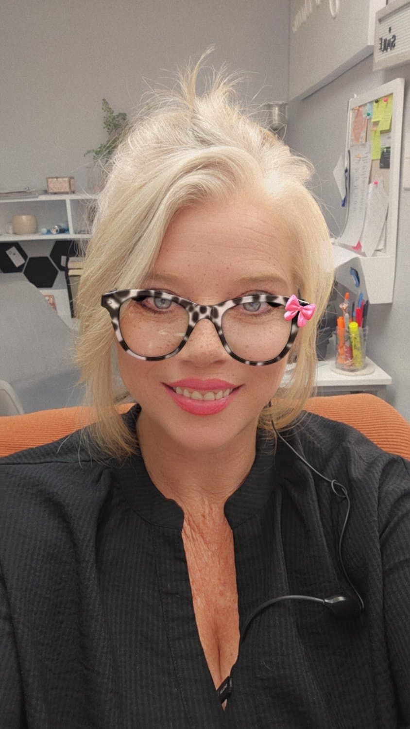 Meet Me At My My Office After Work For Topless Pictures - Big Boobs Blonde , Arizona free Use