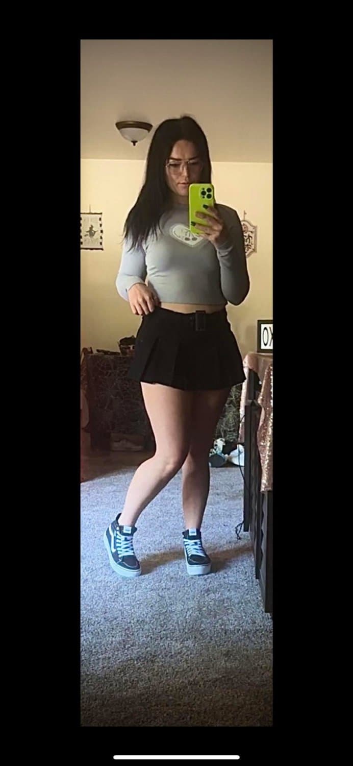 Emo slut got on Idol - sucked too much BBC in Hollywood